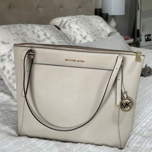 MK tote